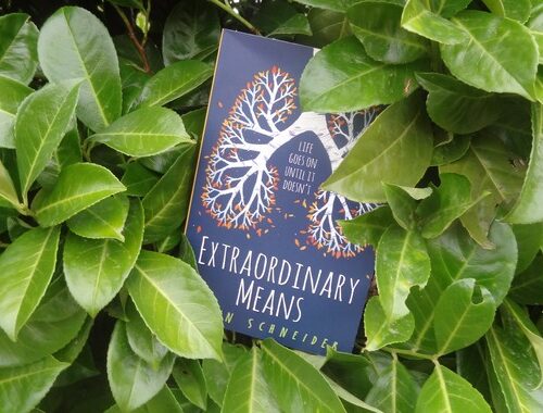 Review : Extraordinary Means, Robyn Schneider