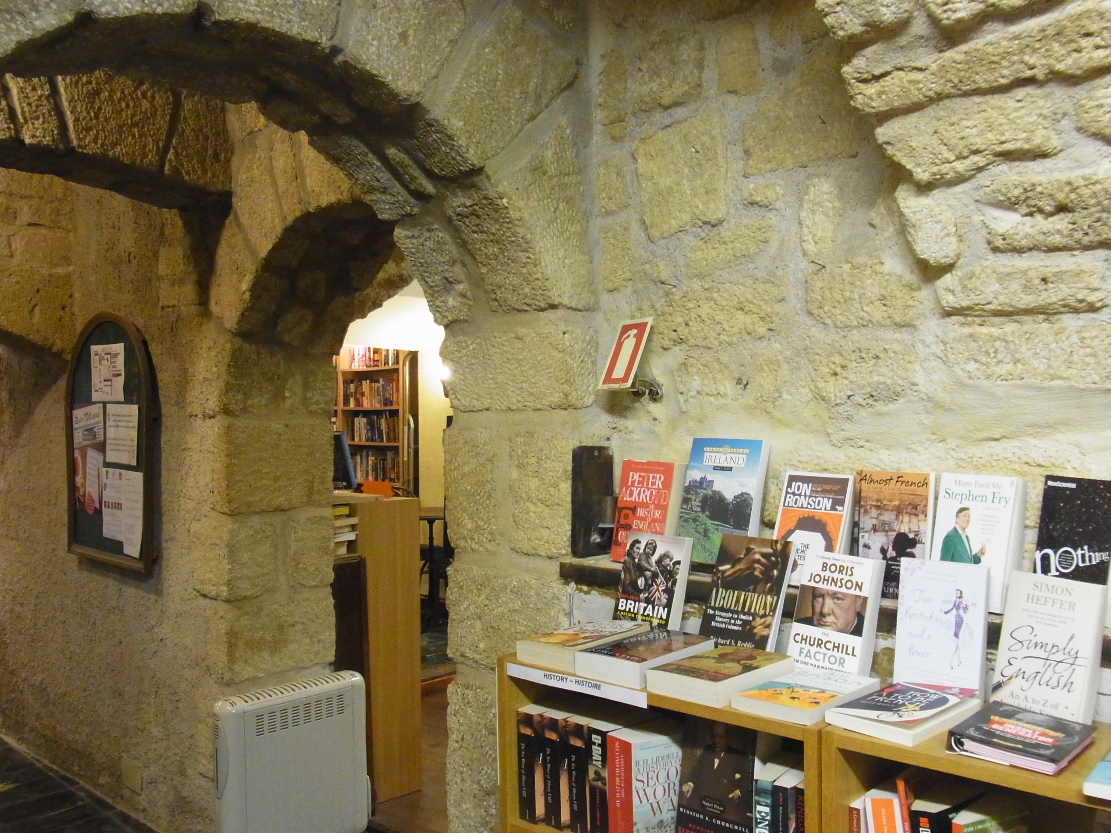 Another look at this bookshop's setting.