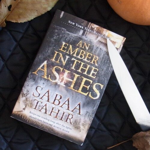 Review: An Ember in the Ashes, Sabaa Tahir