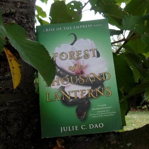 Review: Forest of a Thousand Lanterns, Julie C. Dao