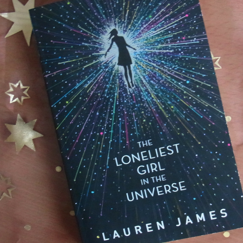 Bullet Point-Review: The Loneliest Girl In The Universe, Lauren James